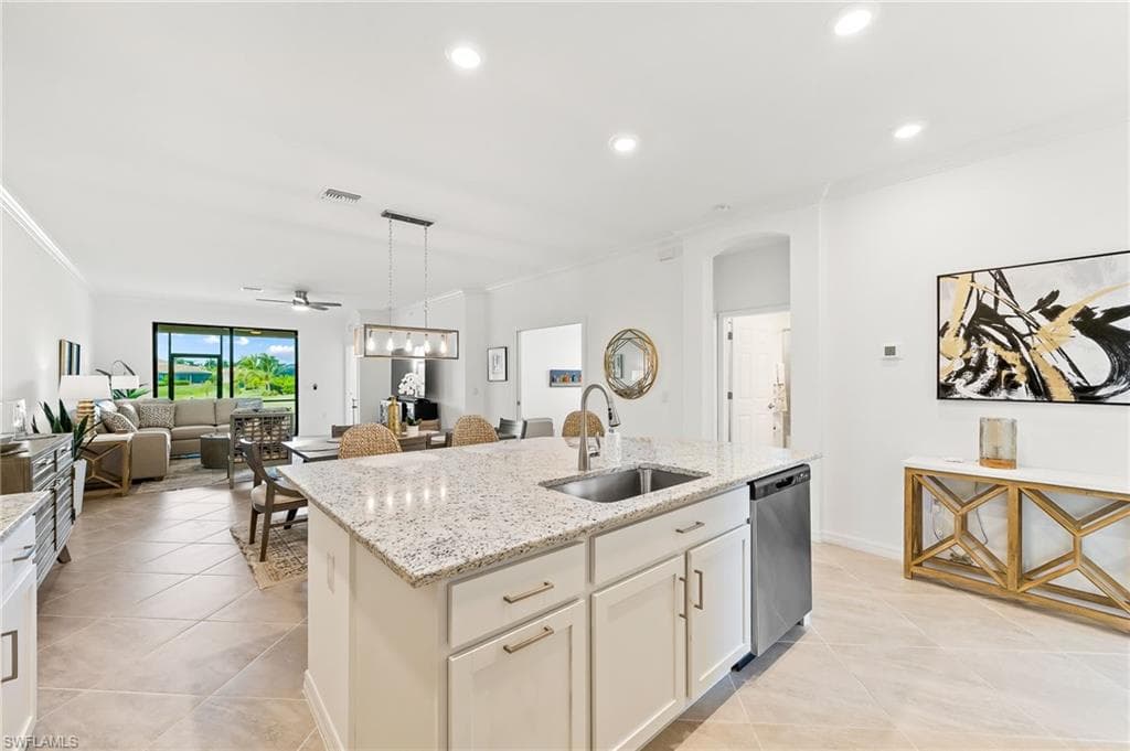 8130 Venetian Pointe DR FORT MYERS, FL 33908