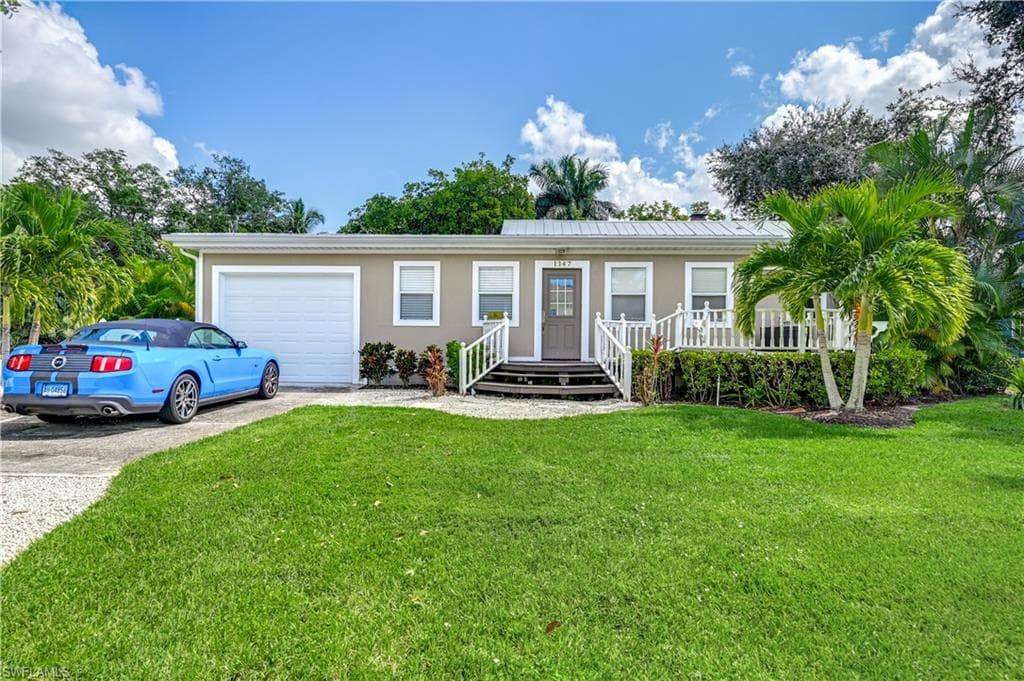 1147 Mockingbird LN NAPLES, FL 34104