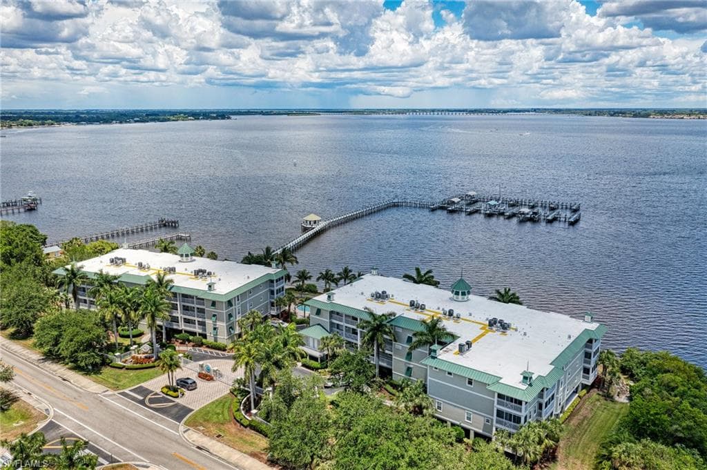 5116 Melbourne ST 2101 PORT CHARLOTTE, FL 33980