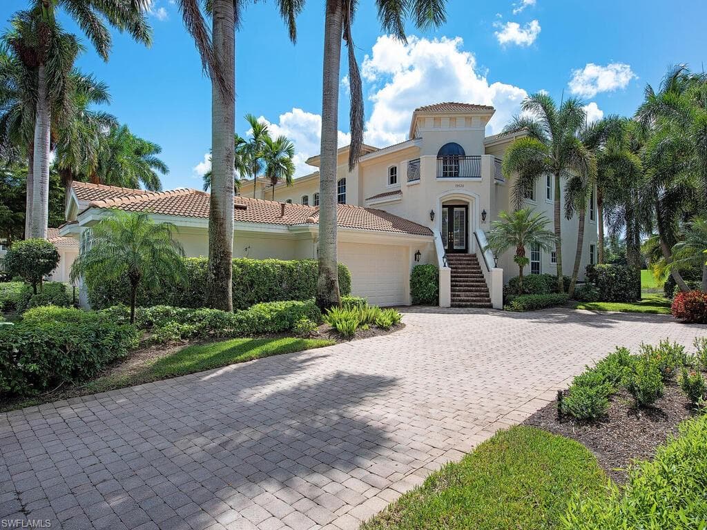 15520 Monterosso LN 202 NAPLES, FL 34110