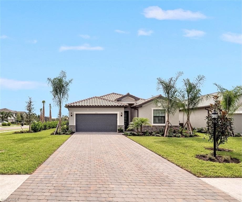 19801 Bittersweet LN ESTERO, FL 33928