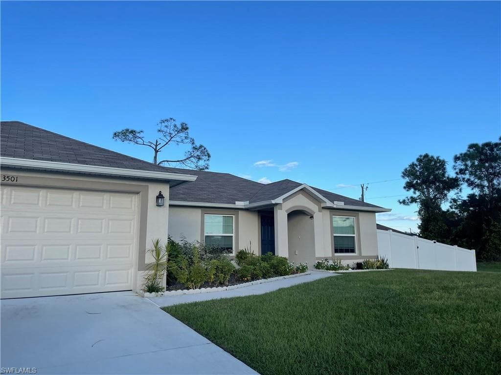 3501 12th CT CAPE CORAL, FL 33909