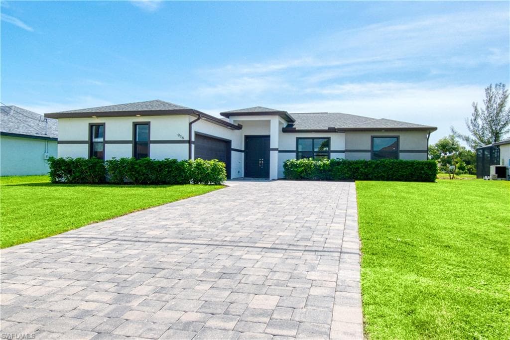 916 SW 36th TER CAPE CORAL, FL 33914