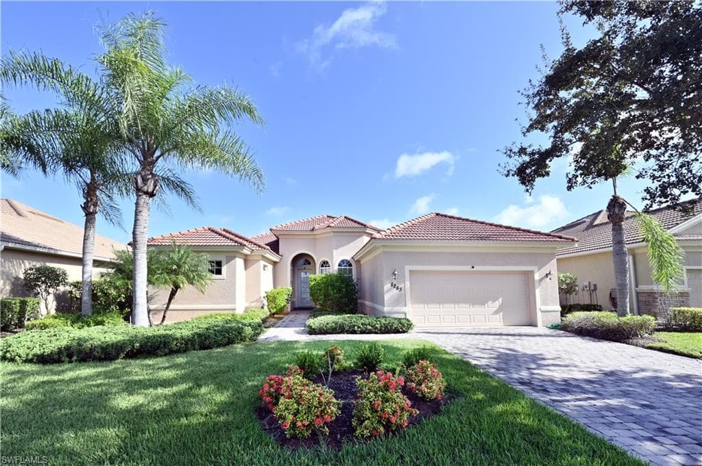 8263 Potomac LN NAPLES, FL 34104