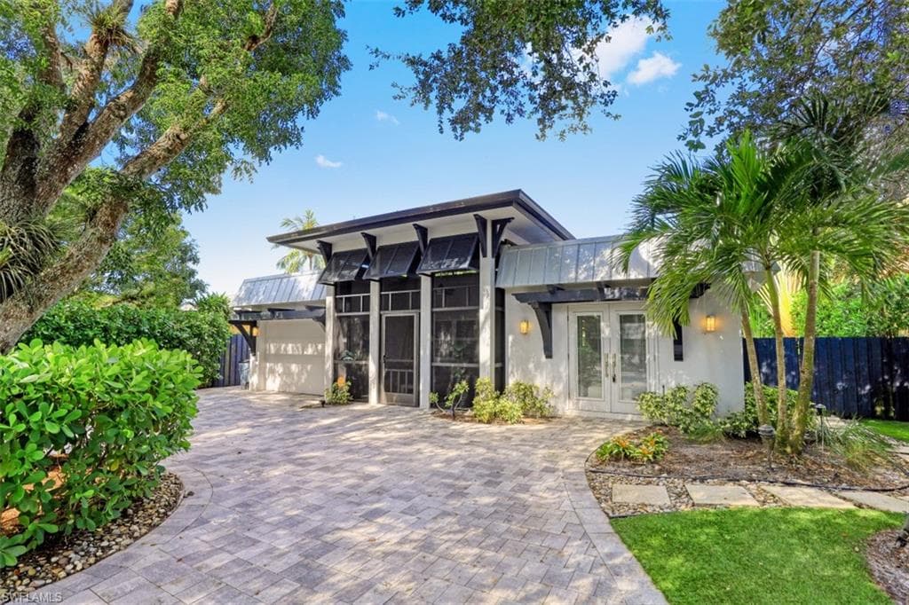 1199 9th AVE N NAPLES, FL 34102