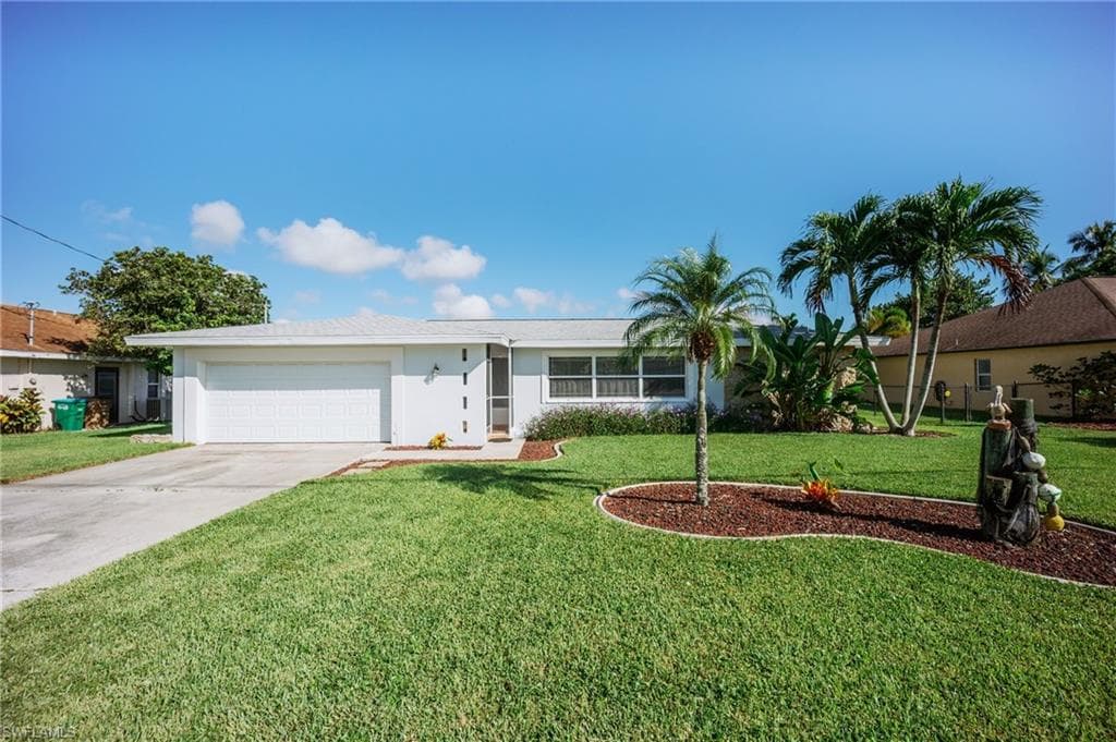 141 SE 29th TER CAPE CORAL, FL 33904