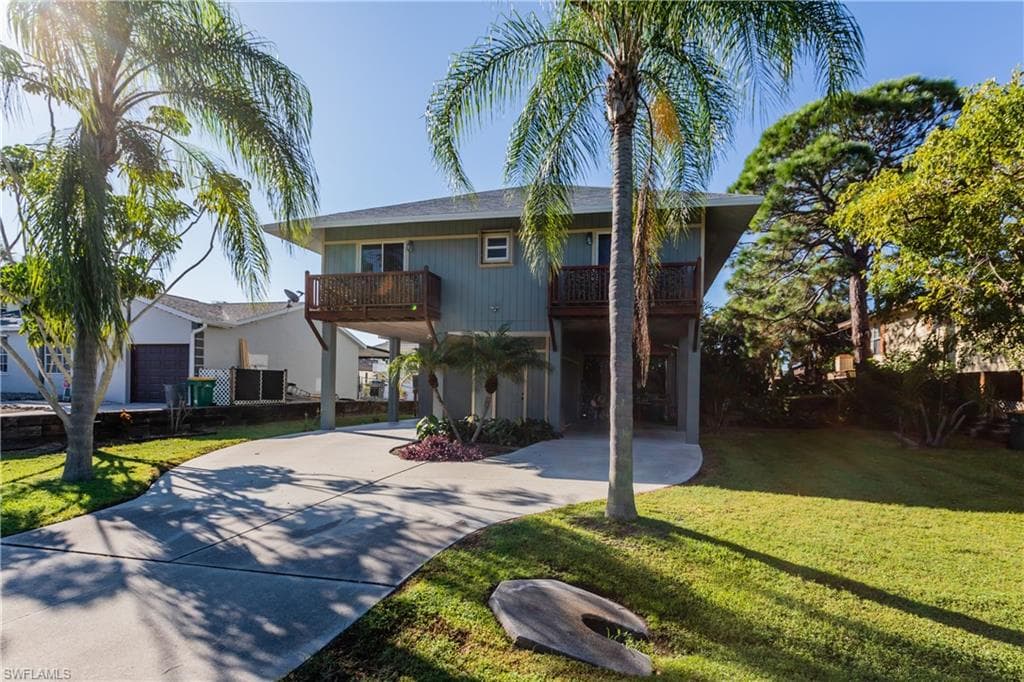 349 3rd AVE MARCO ISLAND, FL 34145