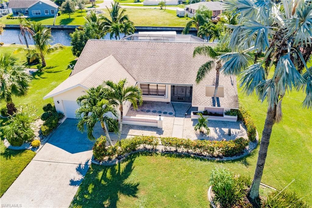 1214 SE 37th LN CAPE CORAL, FL 33904