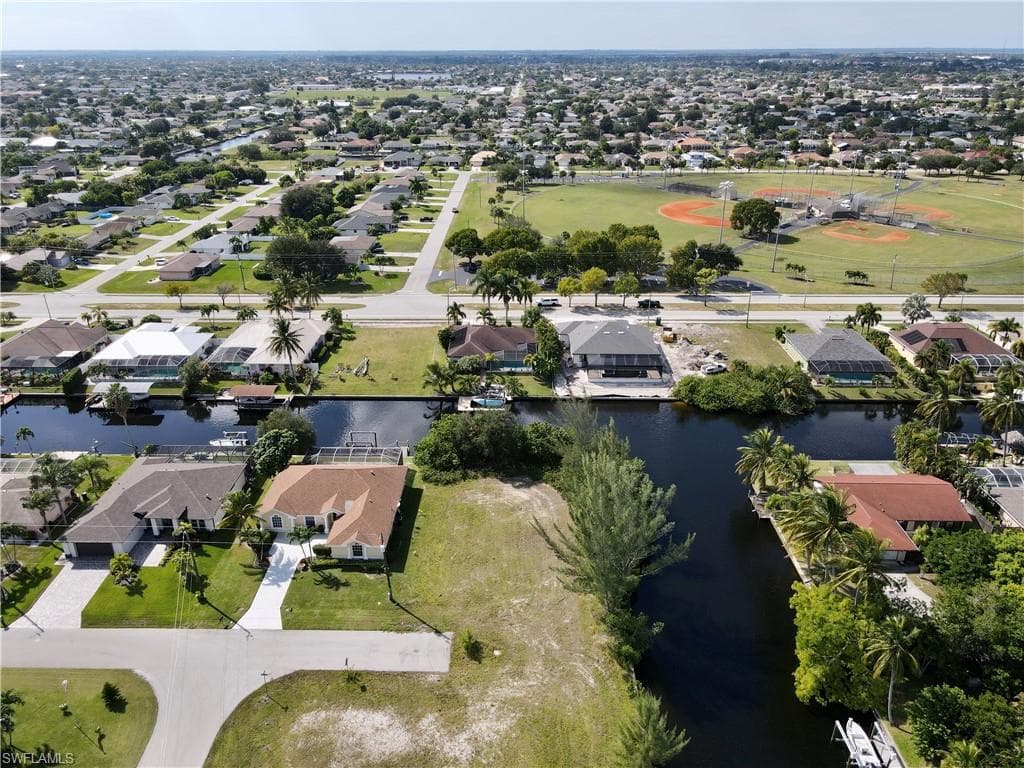 4208 SW 3rd AVE CAPE CORAL, FL 33914