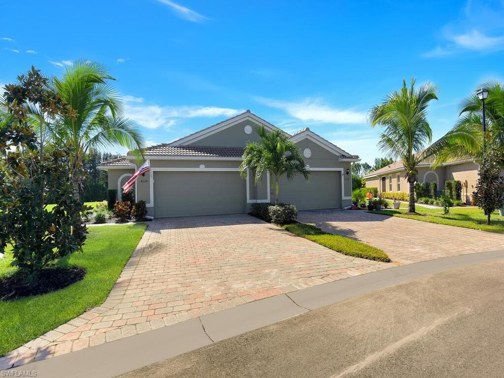 4324 Dutchess Park RD FORT MYERS, FL 33916