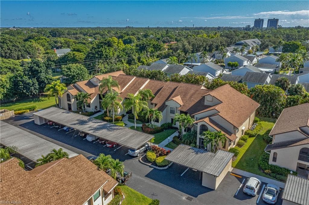 8336 CHARTER CLUB CIR 6 FORT MYERS, FL 33919