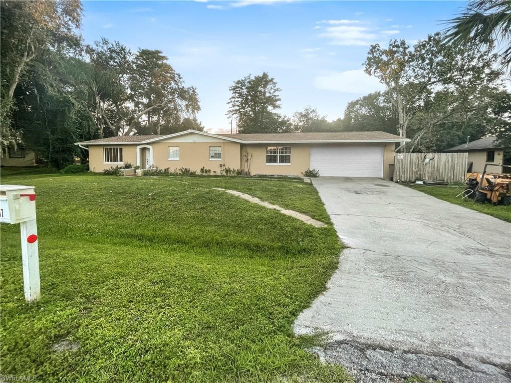2307 Barcelona AVE FORT MYERS, FL 33905