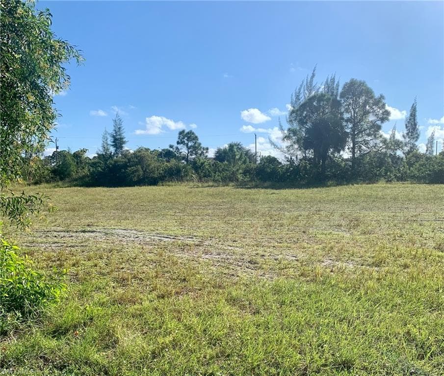 3913 NE 9th AVE CAPE CORAL, FL 33909