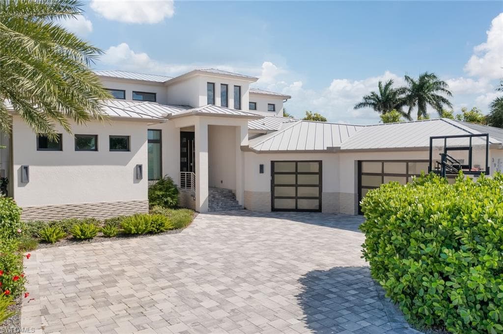 3935 SE 21st PL CAPE CORAL, FL 33904