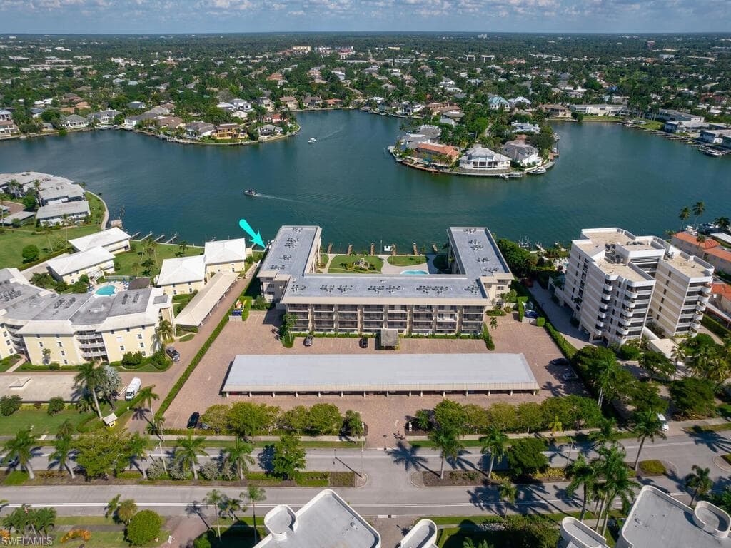 3200 Gulf Shore BLVD N 403 NAPLES, FL 34103