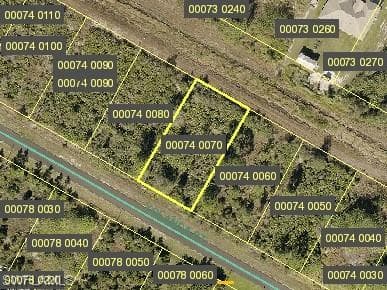 414 Yolanda ST LEHIGH ACRES, FL 33972
