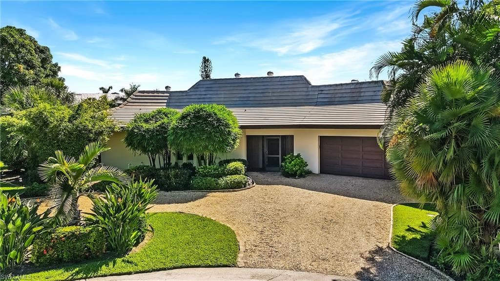 924 Pecten CT SANIBEL, FL 33957