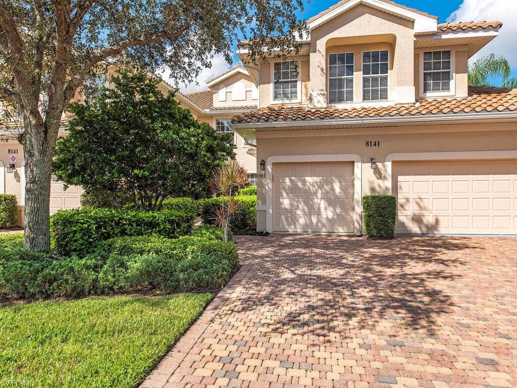8141 Saratoga DR 1902 NAPLES, FL 34113