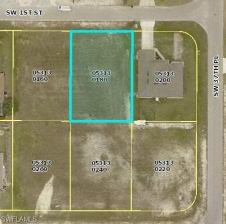 3722 1st ST CAPE CORAL, FL 33991