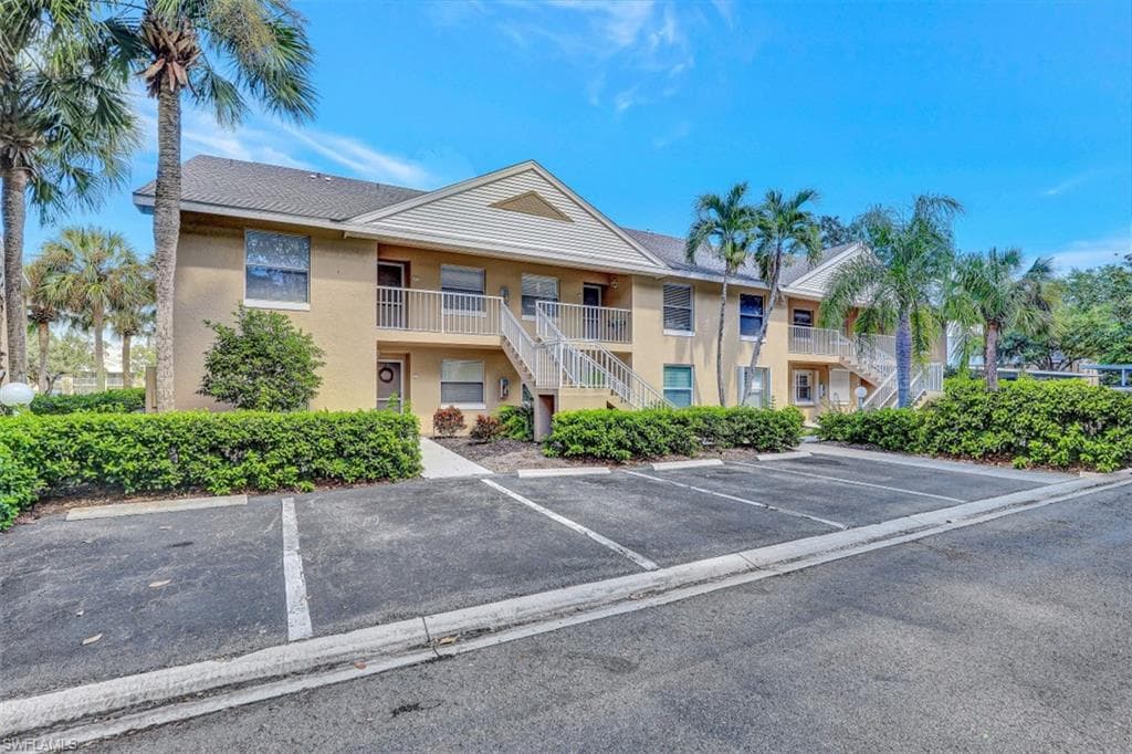 102 Pebble Shores DR 3-201 NAPLES, FL 34110