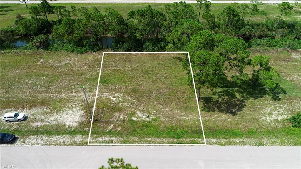 1913 NW 30 ST CAPE CORAL, FL 33993