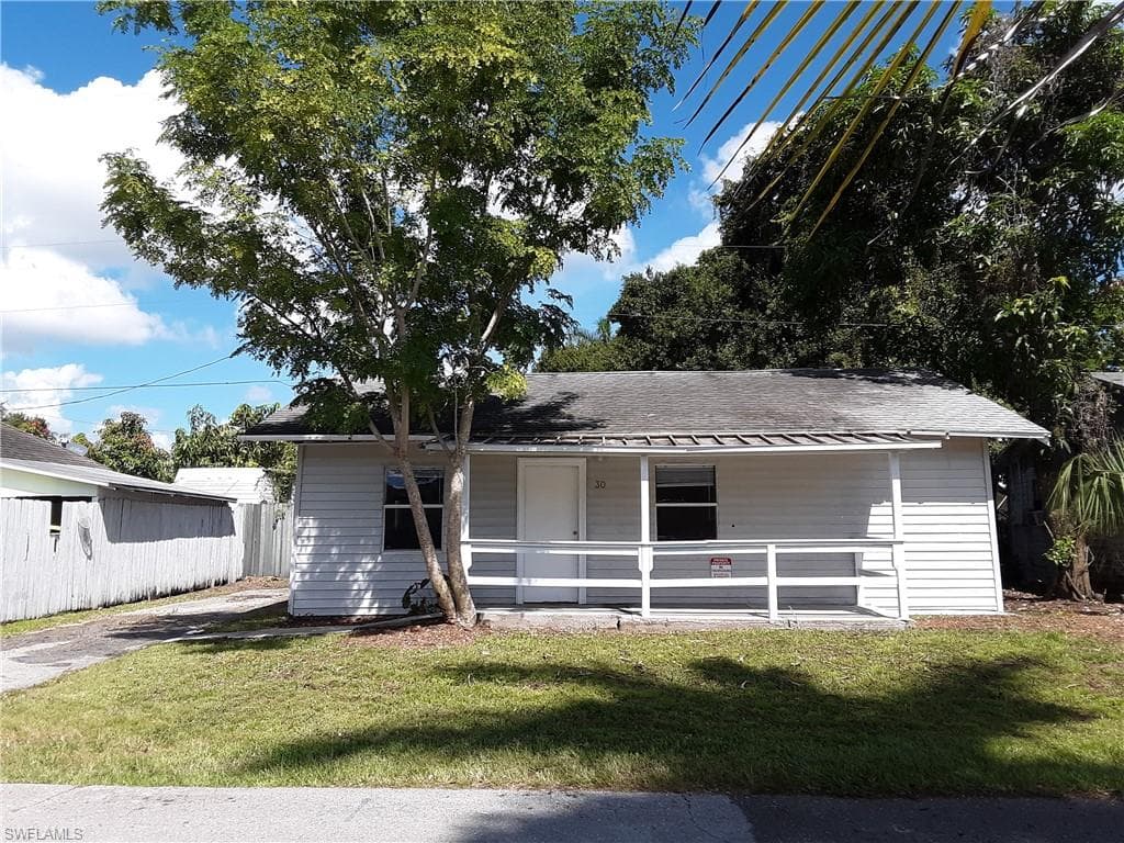 30 Cypress ST NORTH FORT MYERS, FL 33903