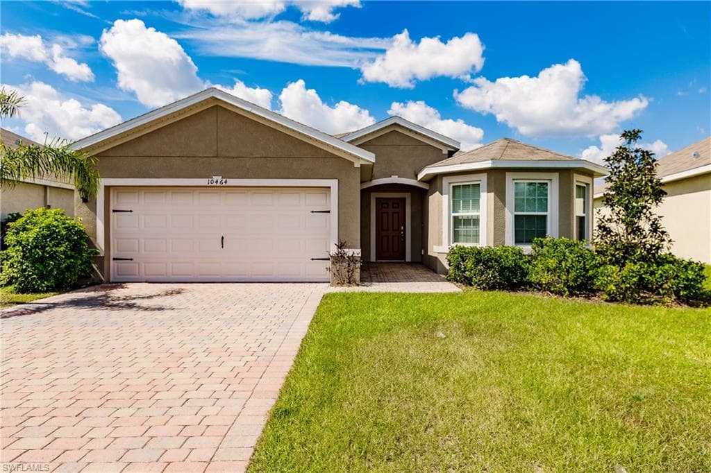 10464 Canal Brook LN LEHIGH ACRES, FL 33936