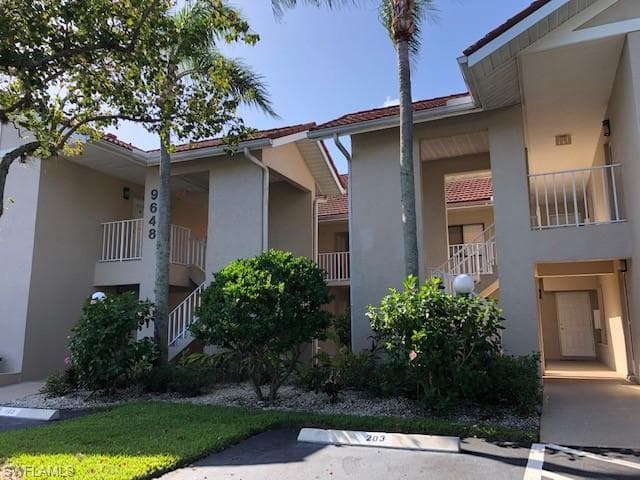 9648 Windsor Gardens LN 202 FORT MYERS, FL 33919