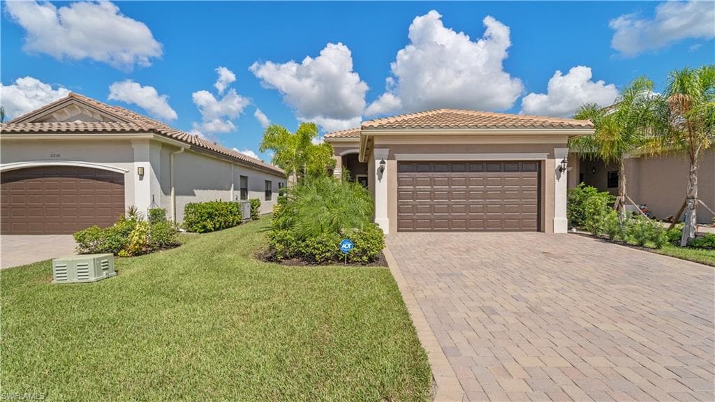 11616 Meadowrun CIR FORT MYERS, FL 33913