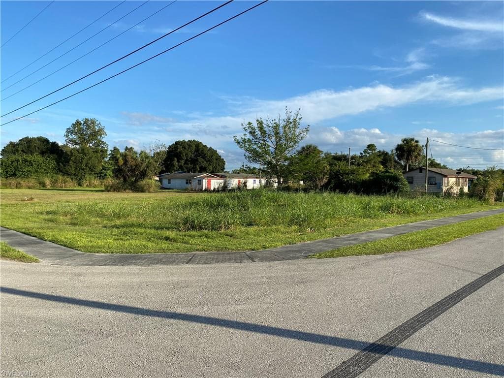 16861 1st ST ALVA, FL 33920