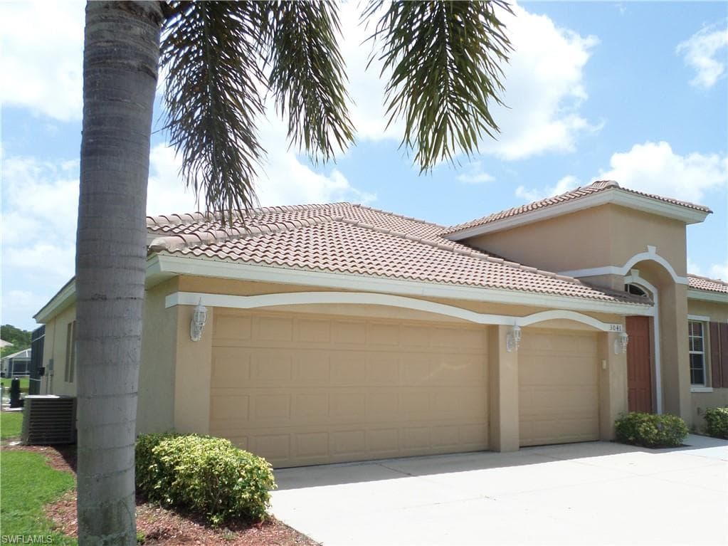 3041 Lake Manatee CT CAPE CORAL, FL 33909