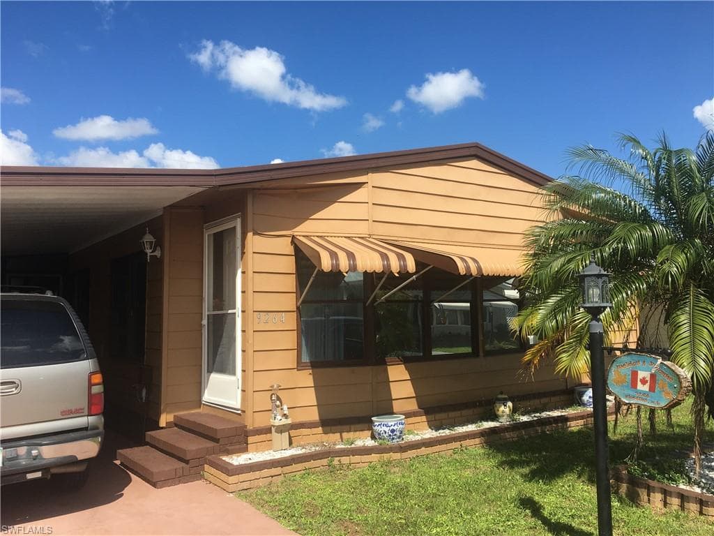 9264 Desoto DR NORTH FORT MYERS, FL 33903