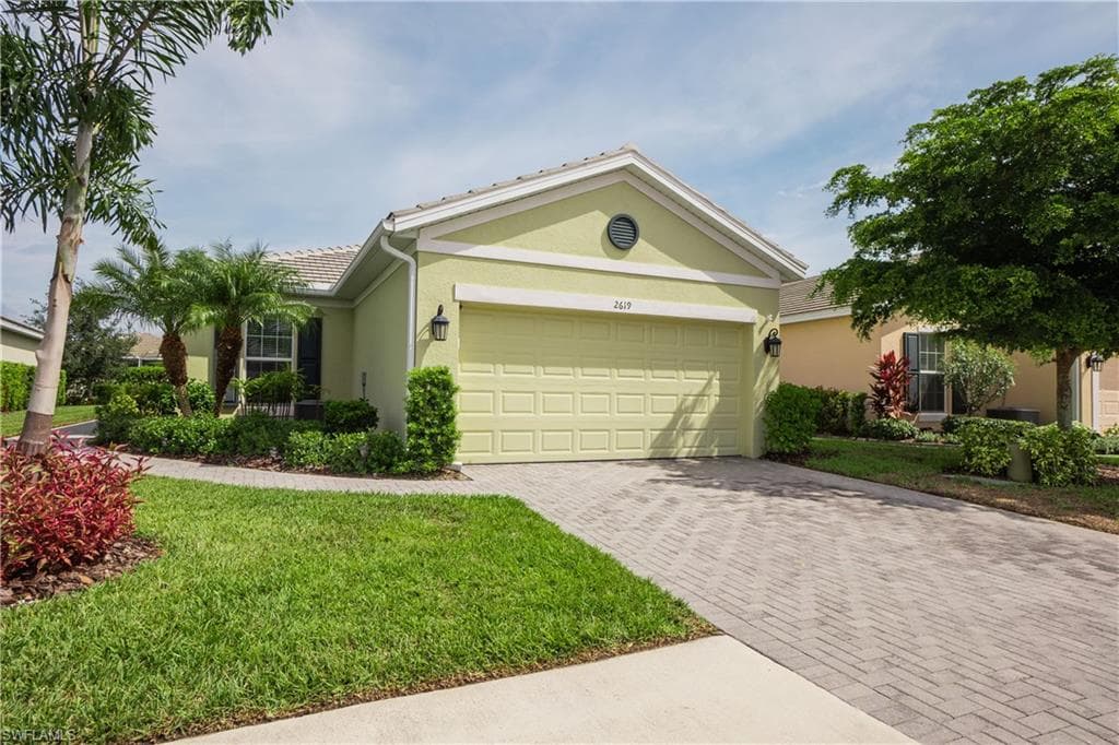 2619 Vareo CT CAPE CORAL, FL 33991