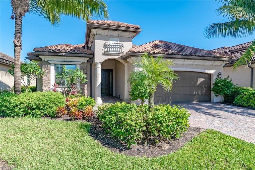 2942 Aviamar CIR NAPLES, FL 34114