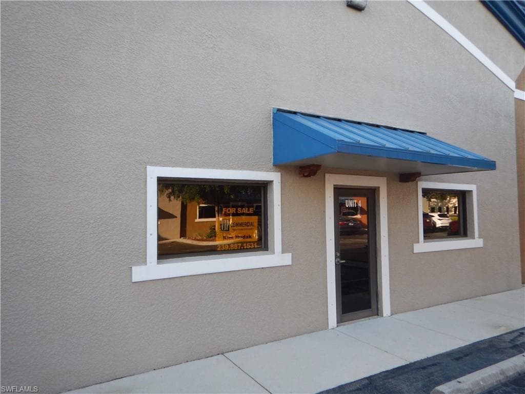 7863 Drew CIR 4 FORT MYERS, FL 33967