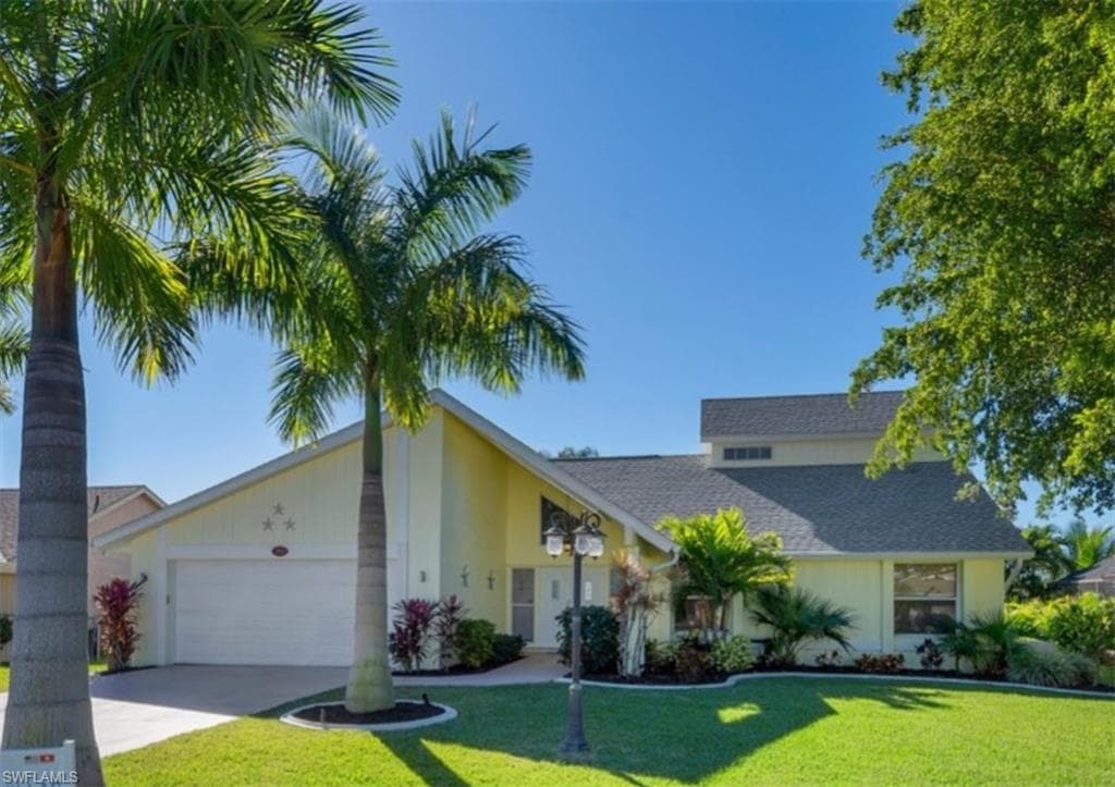 704 SW 53rd TER CAPE CORAL, FL 33914