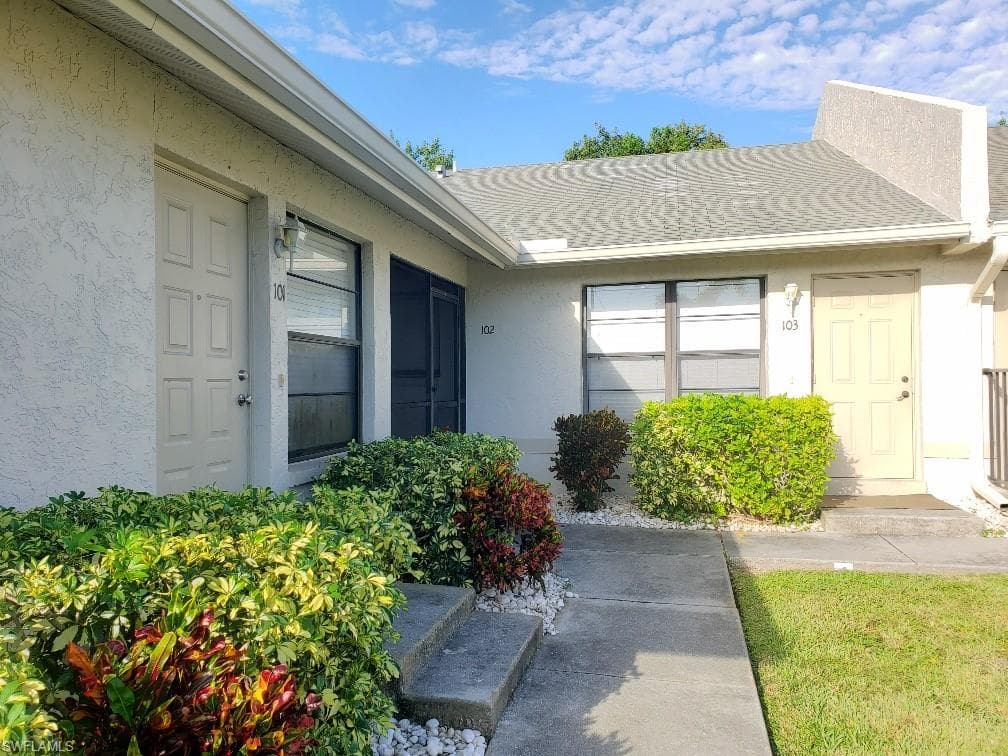 4964 Vincennes ST 102 CAPE CORAL, FL 33904