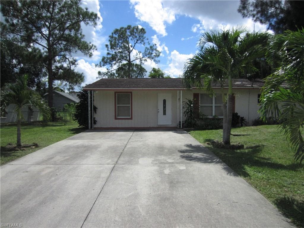 3809 5th ST W LEHIGH ACRES, FL 33971