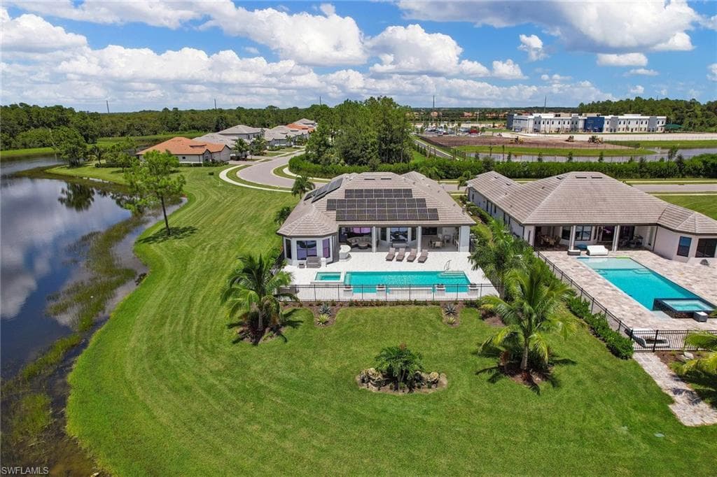 2347 GRENADINES WAY NAPLES, FL 34120