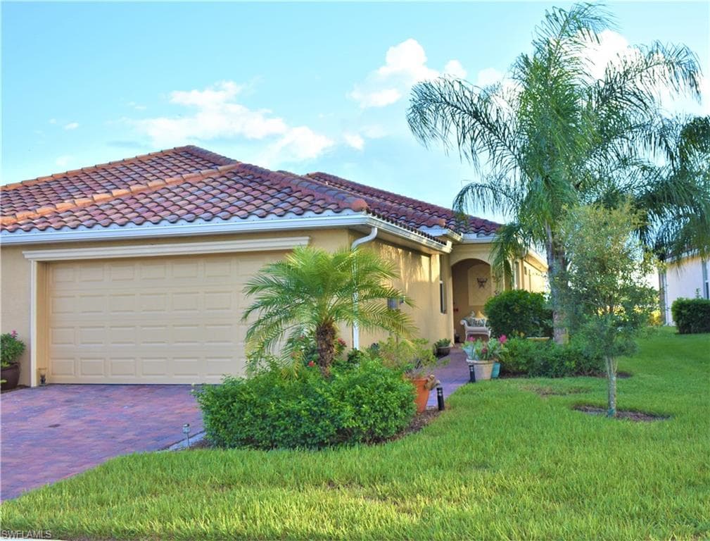 2043 Wellington ST NAPLES, FL 34120