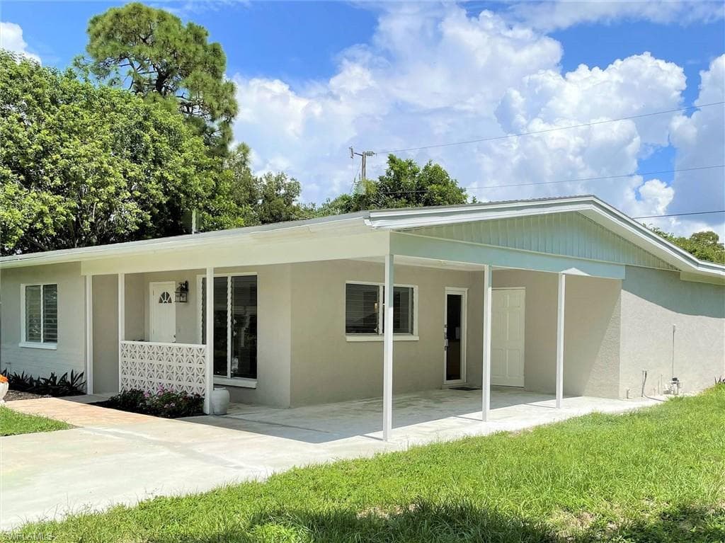 122 Connecticut RD LEHIGH ACRES, FL 33936