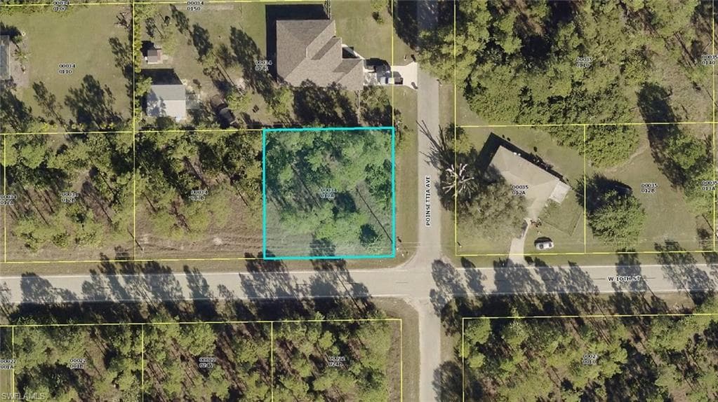 100 W 10th ST LEHIGH ACRES, FL 33972