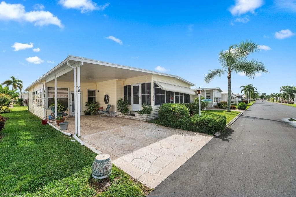 33 Blue Skys DR 33 NAPLES, FL 34104