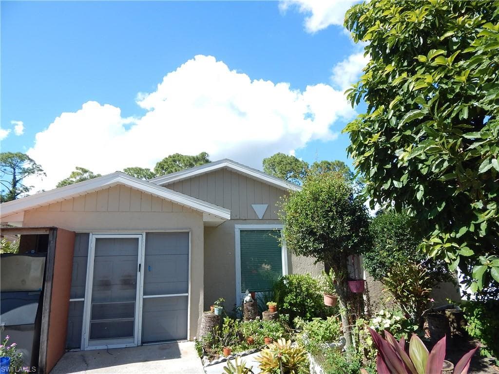 5205 Carlton ST NAPLES, FL 34113