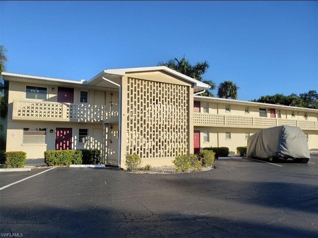 1001 Tropic TER NORTH FORT MYERS, FL 33903