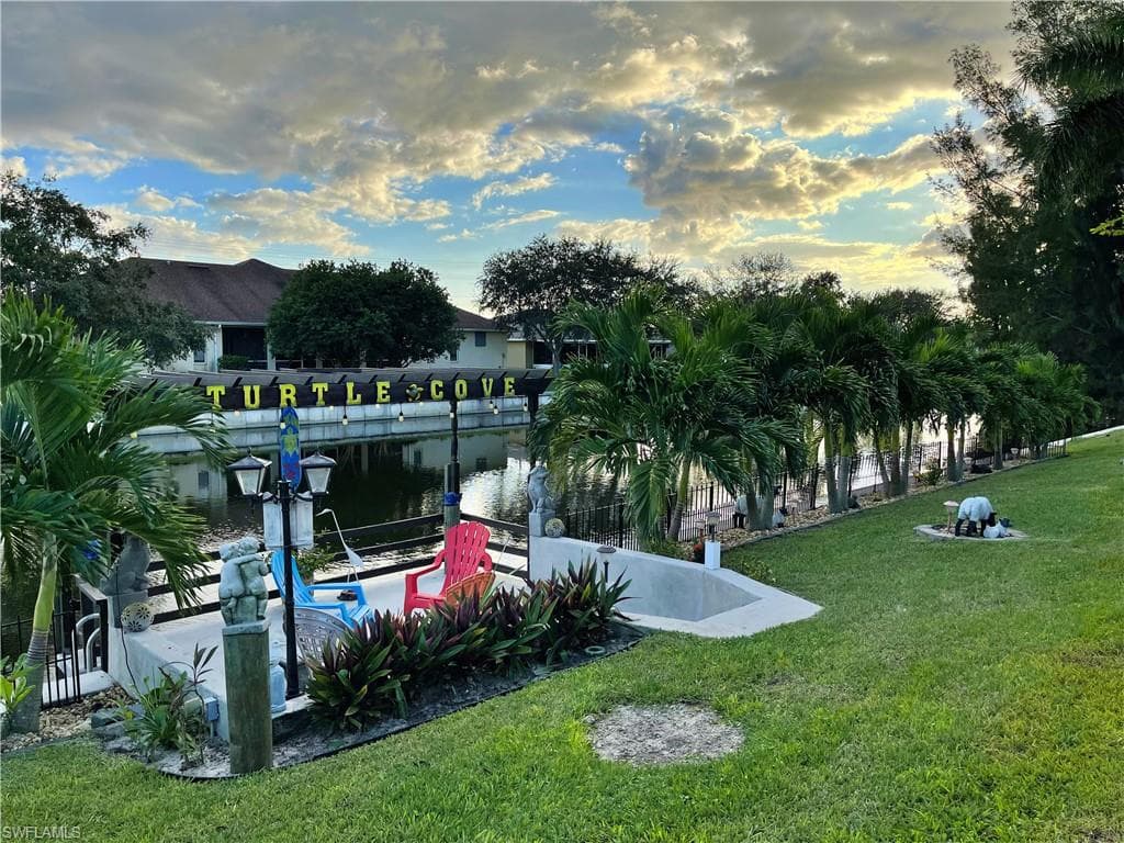 1320 SW 31st TER CAPE CORAL, FL 33914
