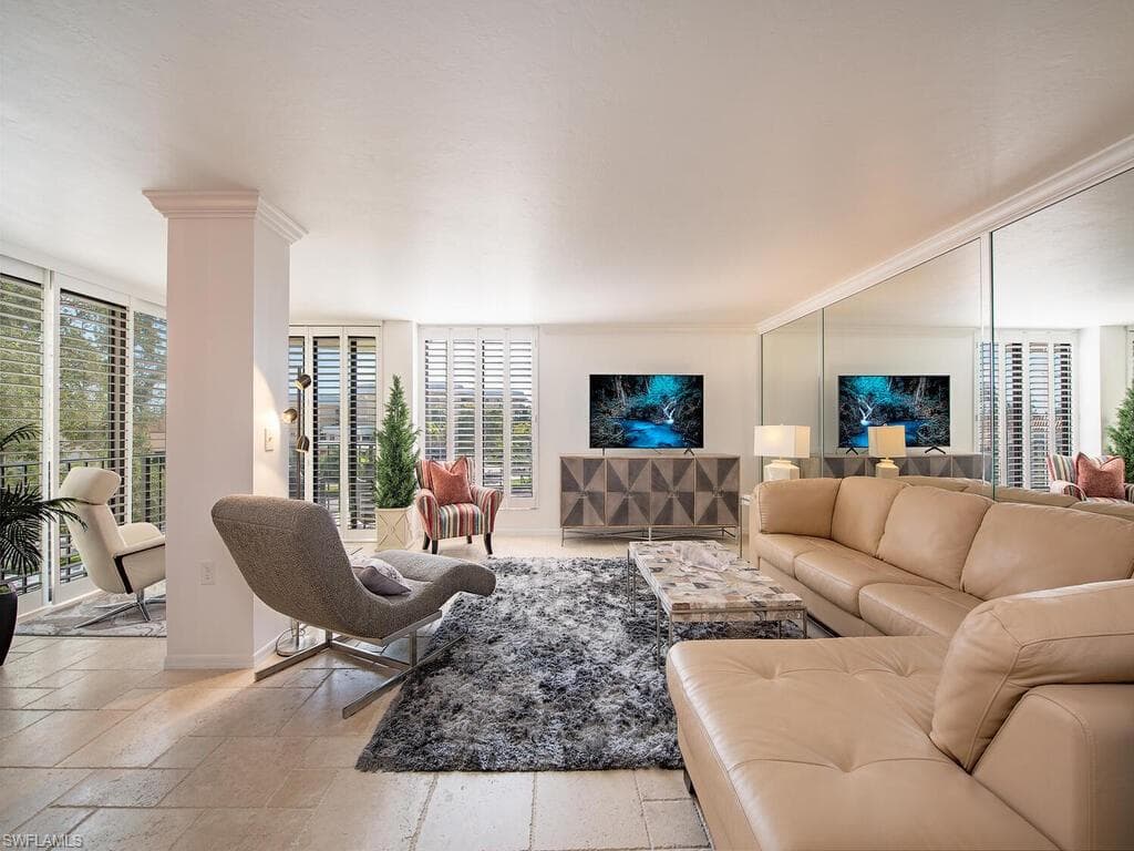3115 Gulf Shore BLVD N 112S NAPLES, FL 34103