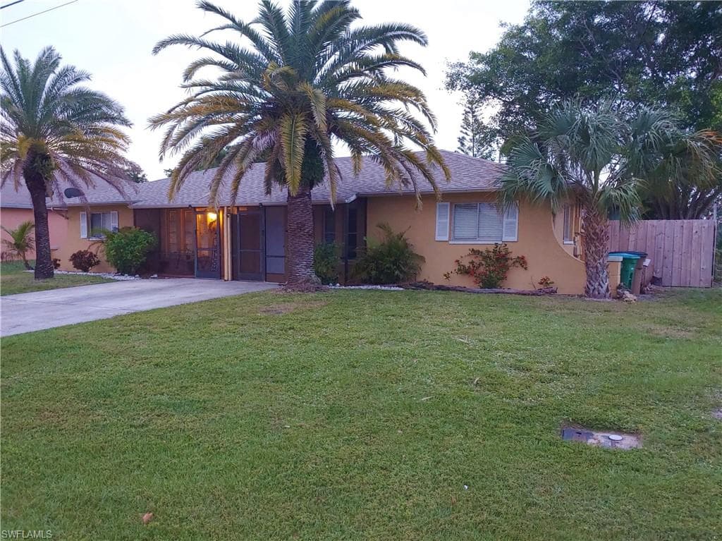 1822/1824 SE Santa Barbara PL CAPE CORAL, FL 33990
