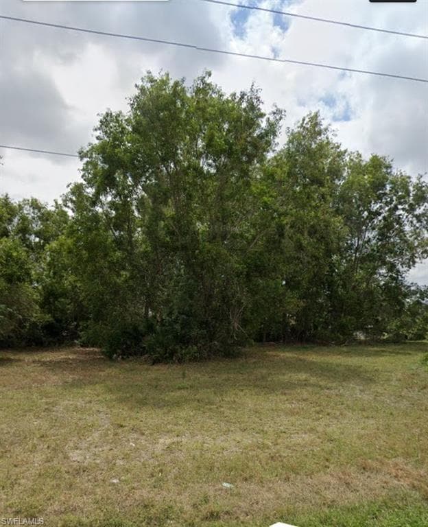 614 Jacaranda PKY E CAPE CORAL, FL 33909