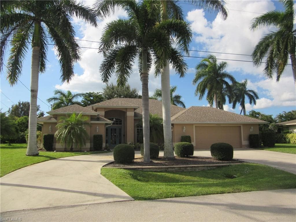 4006 SE 9th CT CAPE CORAL, FL 33904